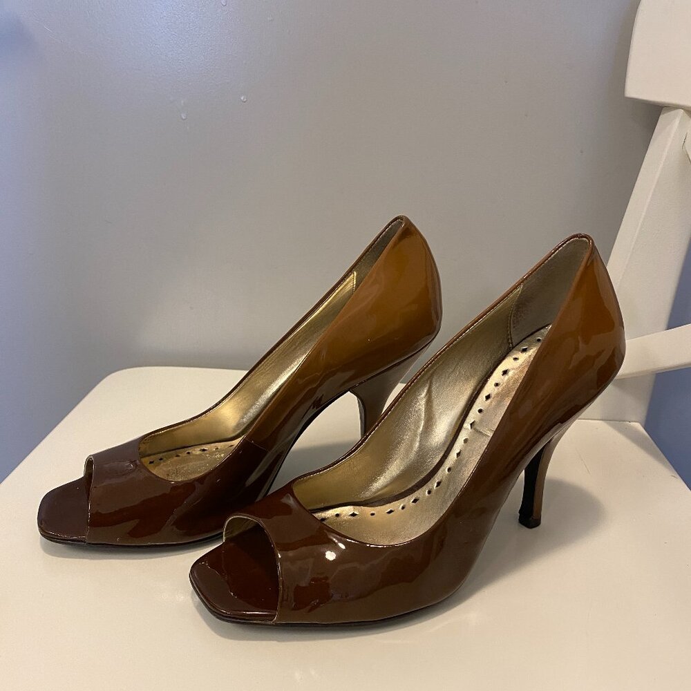 BCBGirls Ariel Brown Ombre Patent Peep Toe Heels Size 8